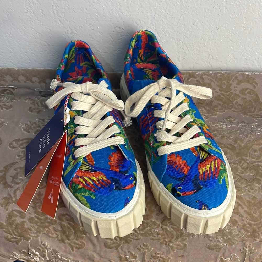 NWT FARM RIO Blue Macaw canvas sneakers 9.5